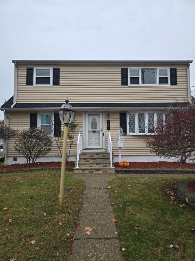 Primary Photo - 18 Donna Dr