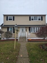 Building Photo - 18 Donna Dr