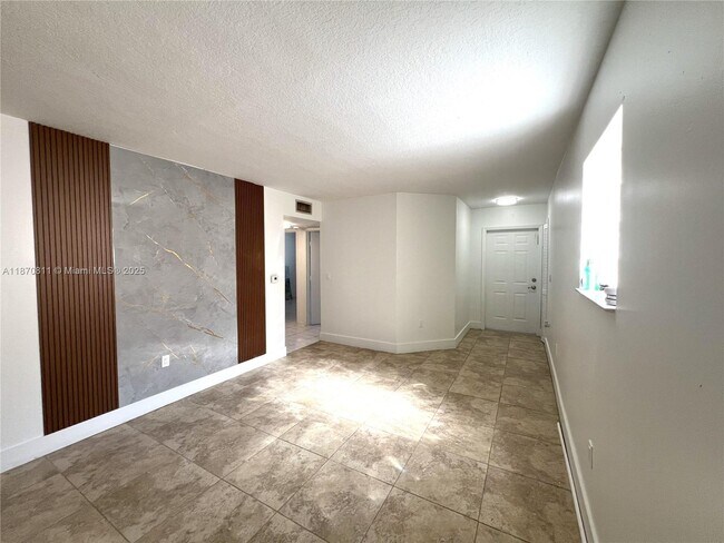 Foto del edificio - 1240 SE 28th Ct