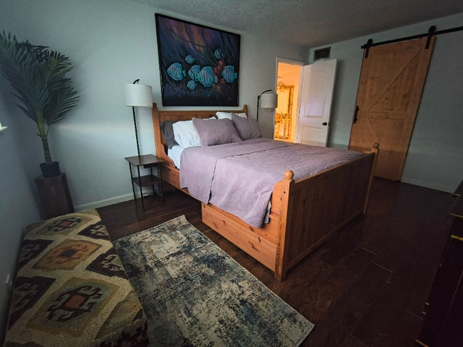 Photo - 1418 Collins Ave Apartment