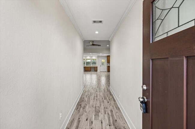 Foto del edificio - 13513 Anne Ln