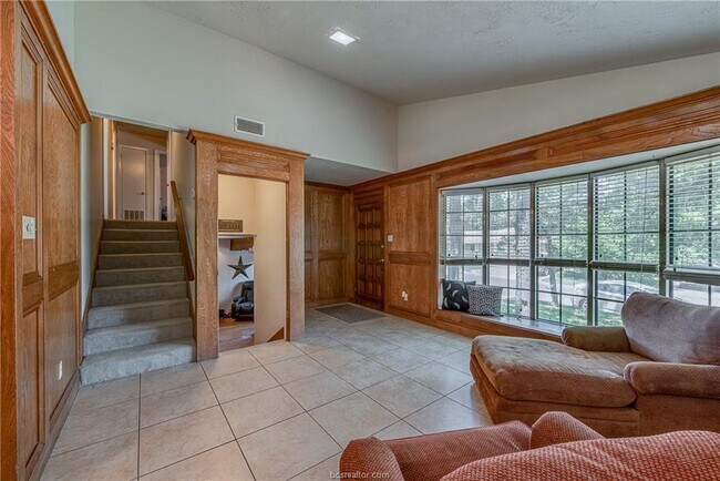 Building Photo - 1405 Magnolia