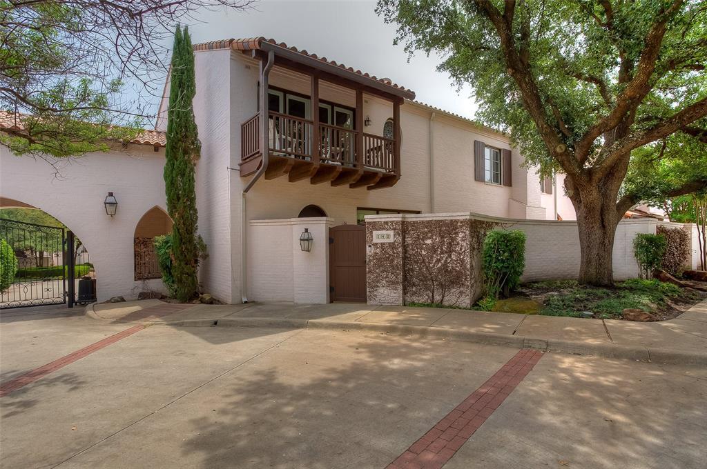 Primary Photo - 245 Casa Blanca Ave