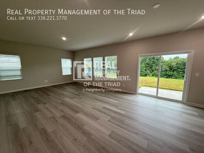 Foto del edificio - 2262 Cherry Crk Rd