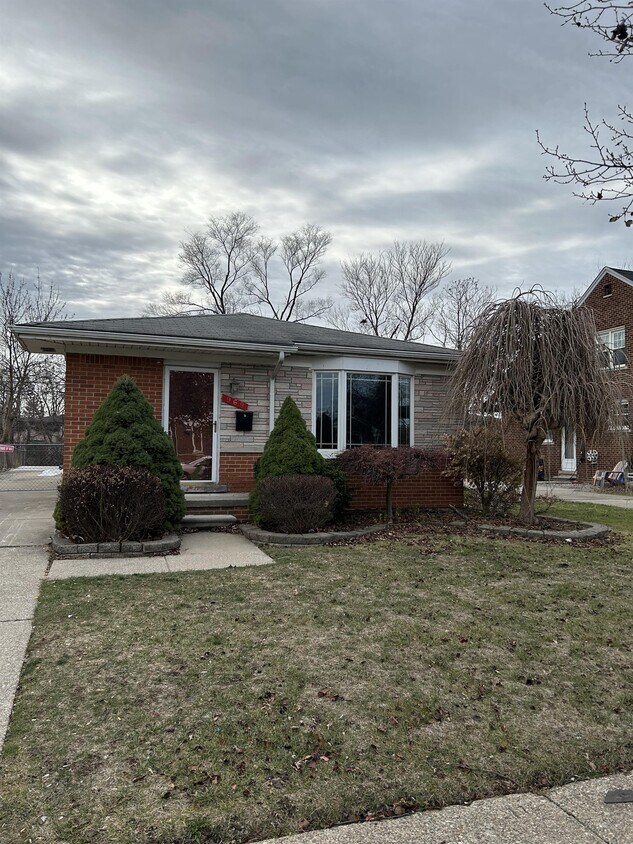 969 Harrison Blvd, Lincoln Park, MI 48146 House Rental in Lincoln Park, MI
