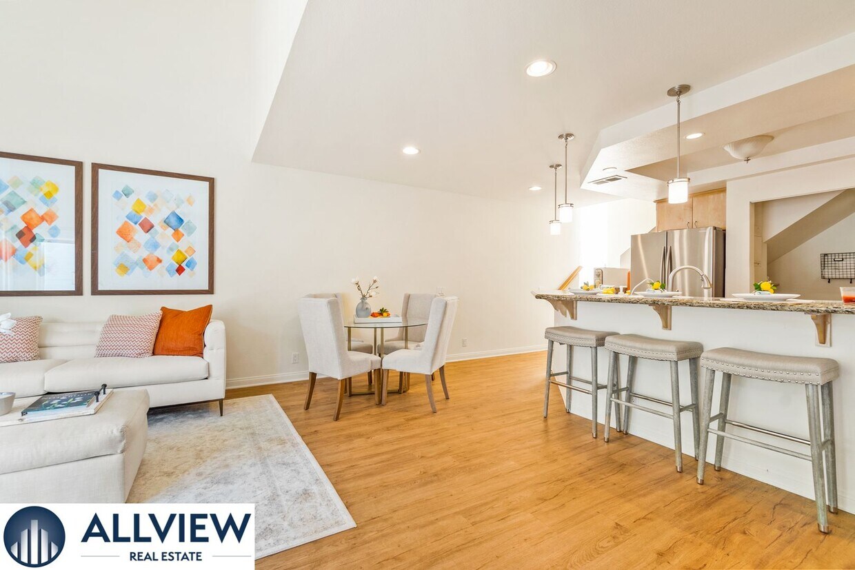 Foto principal - Beautiful 2 bed 2 bath home in the highly ...