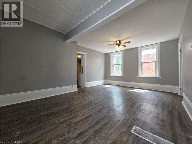 Building Photo - 109 Sydenham St