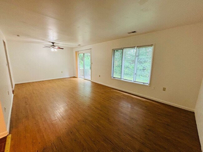 Foto del edificio - 3 Bedroom 2.5 Bath Townhouse