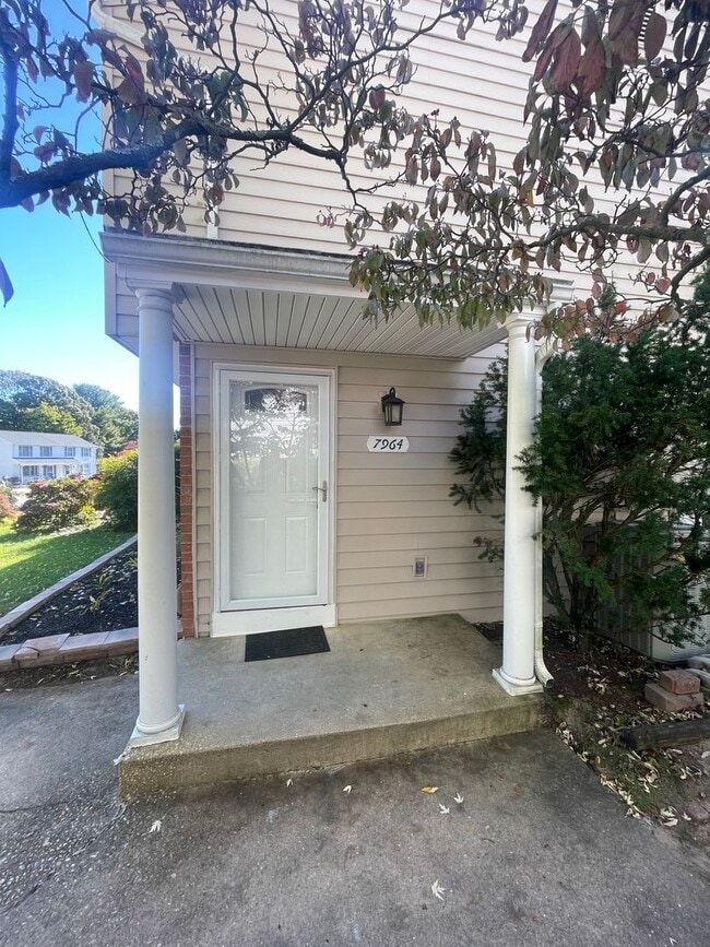 Building Photo - 7964 Covington Ave
