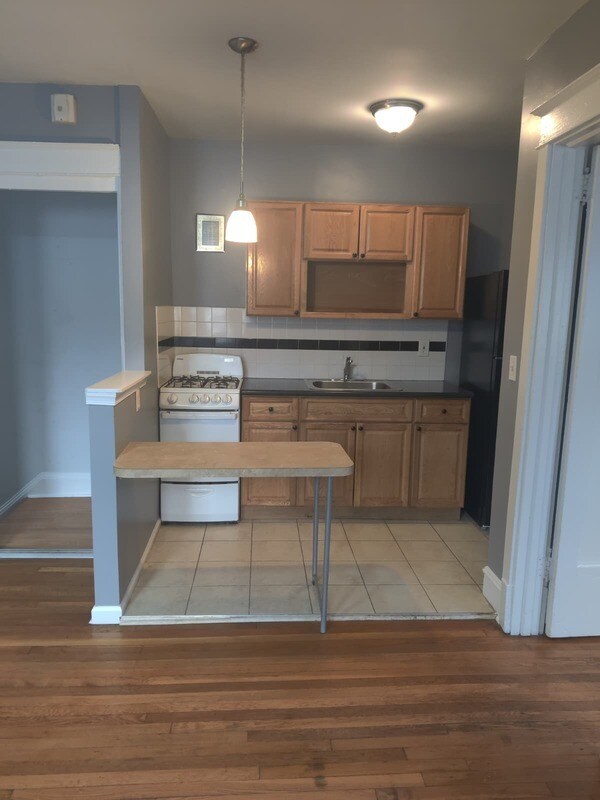 Foto del edificio - 6607 Blakemore St