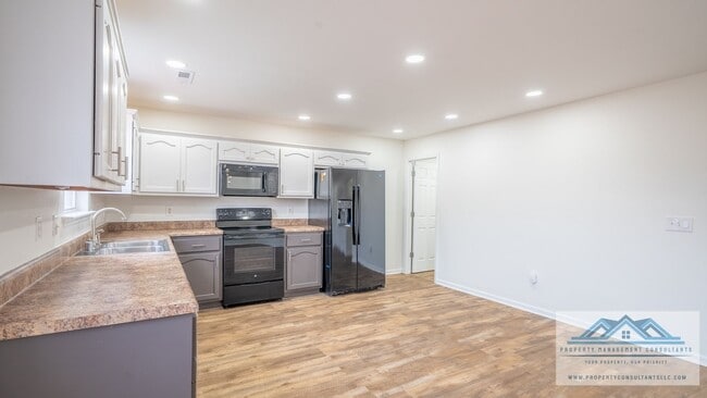 Building Photo - 102 Millbury Way