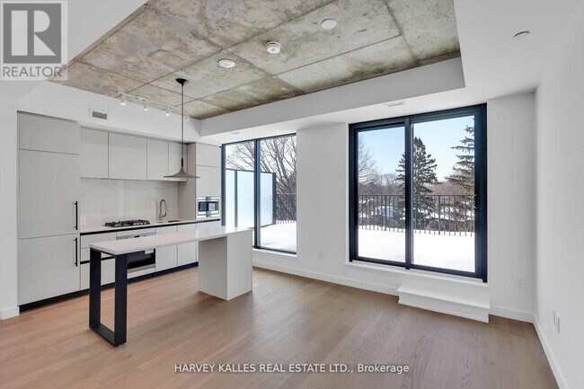 Photo du bâtiment - 1720 Bayview Ave