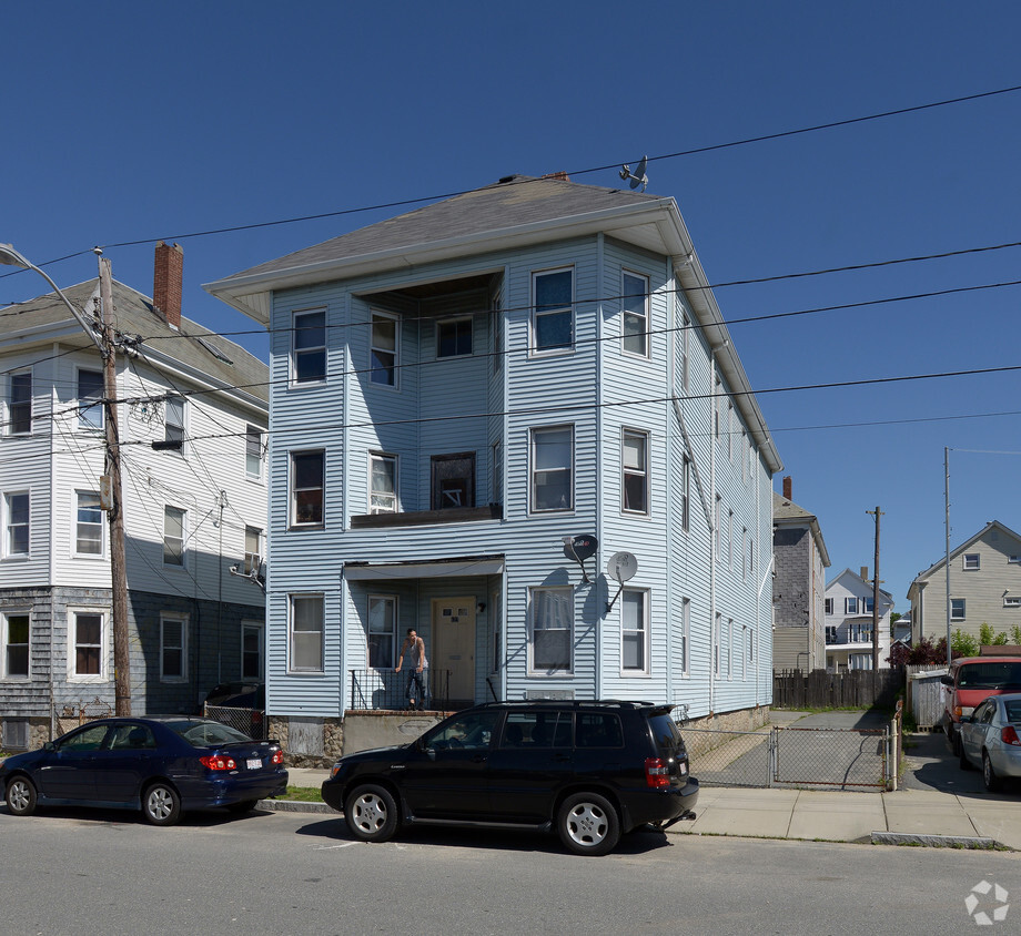 127 Nye St, New Bedford, MA 02746 - Apartments in New Bedford, MA ...