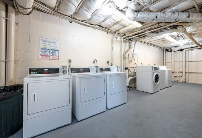 Building Photo - Spacious 2-Bedroom Classic Apartment with Washer & Dryer Connections | Brookhaven