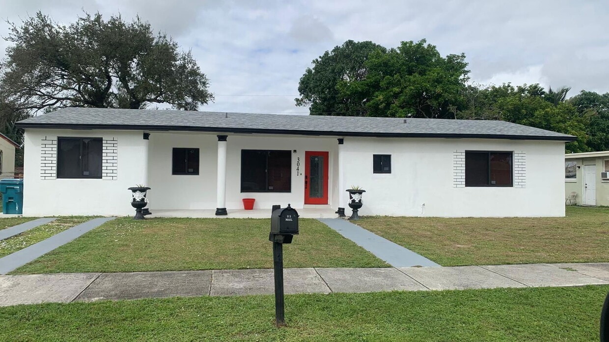 Primary Photo - 3041 NW 185th Ter