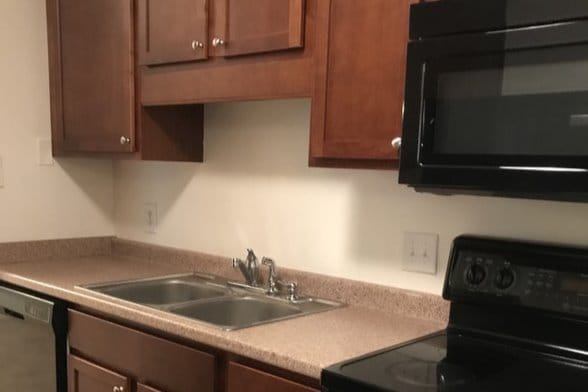 Kitchen - 1283 Schaub Dr
