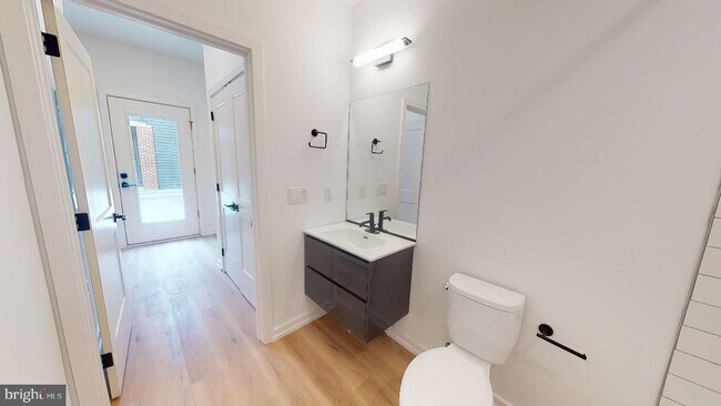 Foto del edificio - 1327 N Marston St