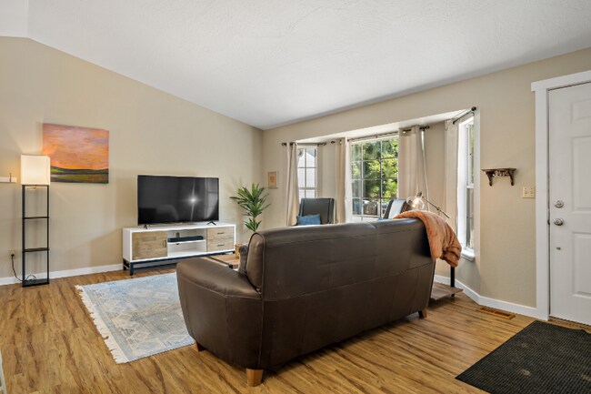 Foto del edificio - 4976 Willow Ln