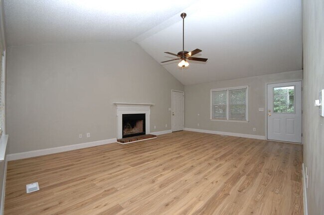 Building Photo - 403 Earl Dr