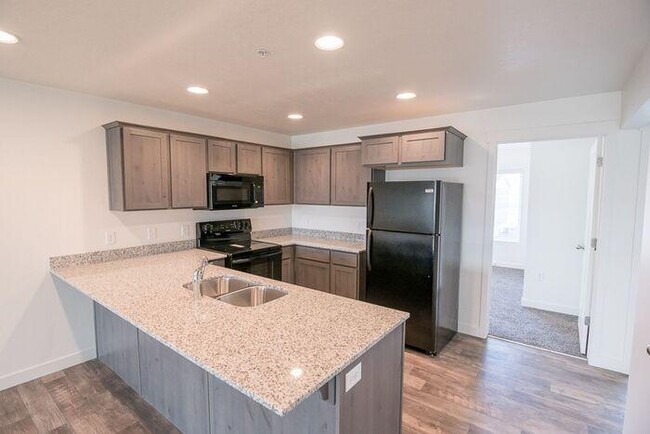Building Photo - 533 S 850 E