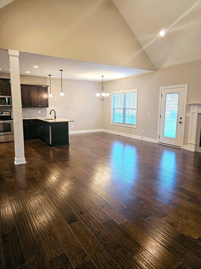 Foto del edificio - 433 Adalynn Cir