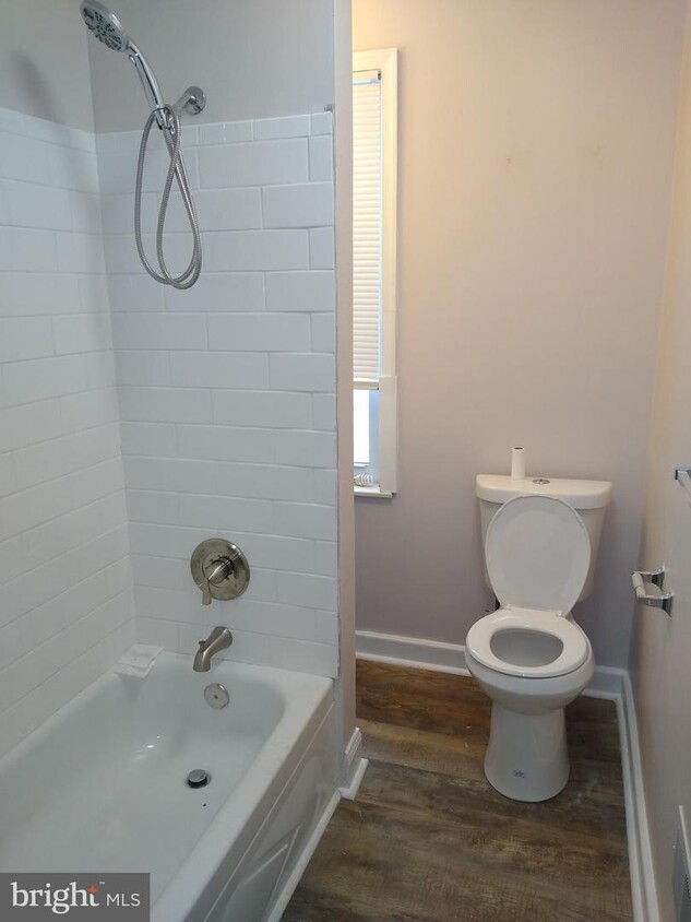 Primary Photo - 607 N Van Buren St