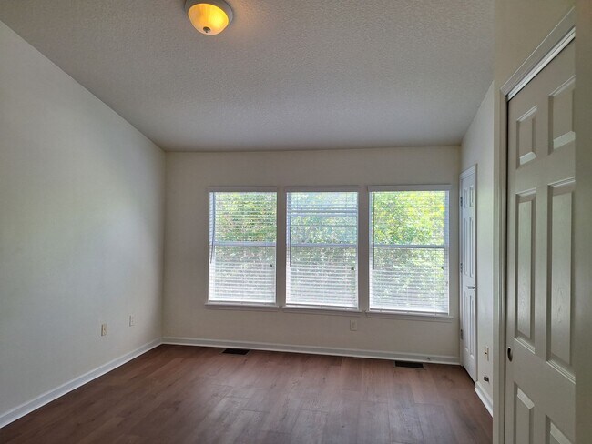 Foto del edificio - 8106 Summer Cove Ct