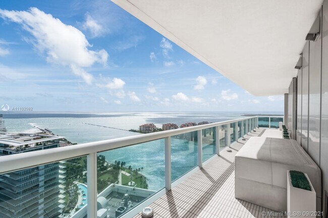 Foto del edificio - 1000 South Pointe Dr