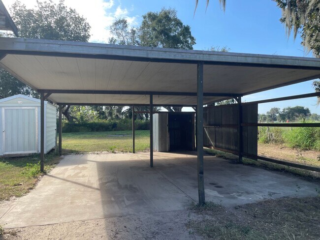 Foto del edificio - Single family home 4bed/2bath only $1850/m...