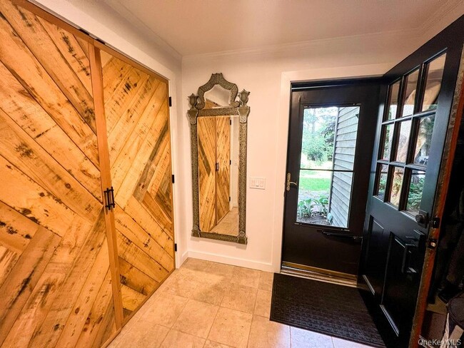 Foto del edificio - 1045 Wagon Wheel Ln