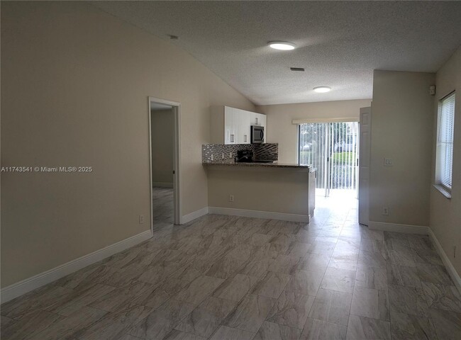 Foto del edificio - 11400 SW 17th Ct