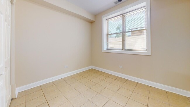 Foto del edificio - 3508 W Cortland St
