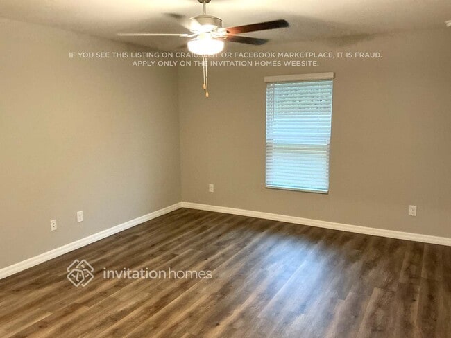 Foto del edificio - 23508 Cedarton Ave