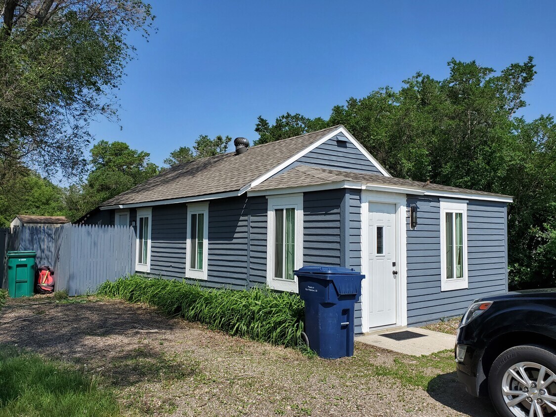 Foto principal - 129 12th St SW
