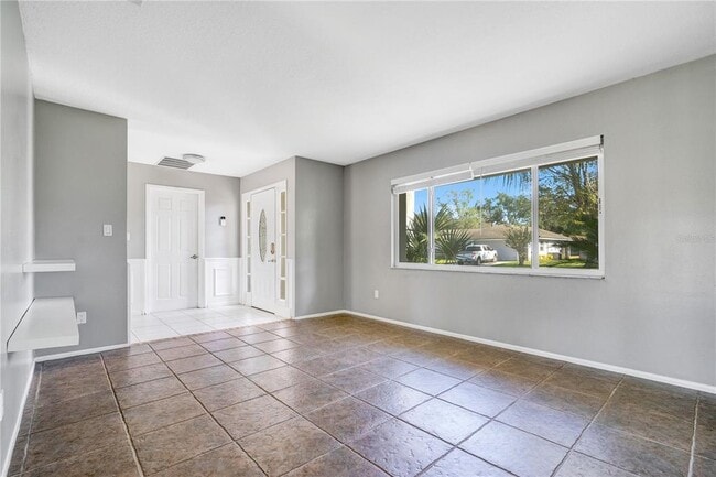 Building Photo - 111 Colyer Dr