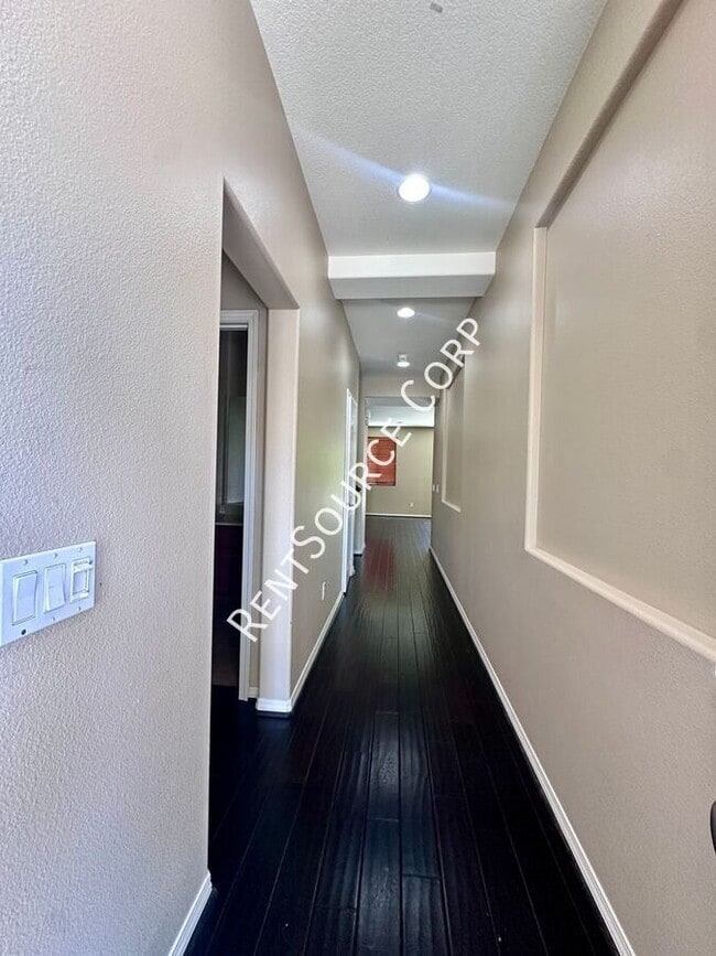 Building Photo - 28390 Esplanada Dr