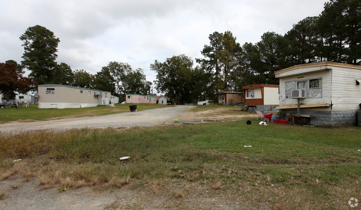 Building Photo - Upchurch Trailer Park