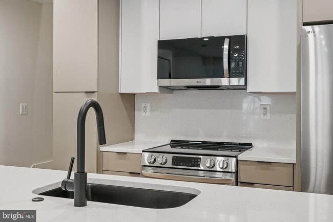 Building Photo - 2134 Wisconsin Ave NW