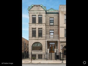 Building Photo - 709 W Diversey Pkwy