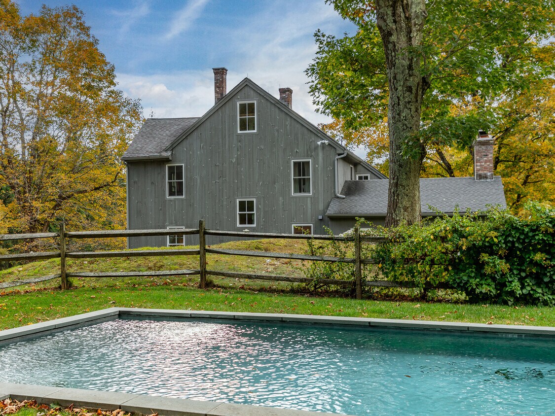 Foto principal - 379 Lake Rd