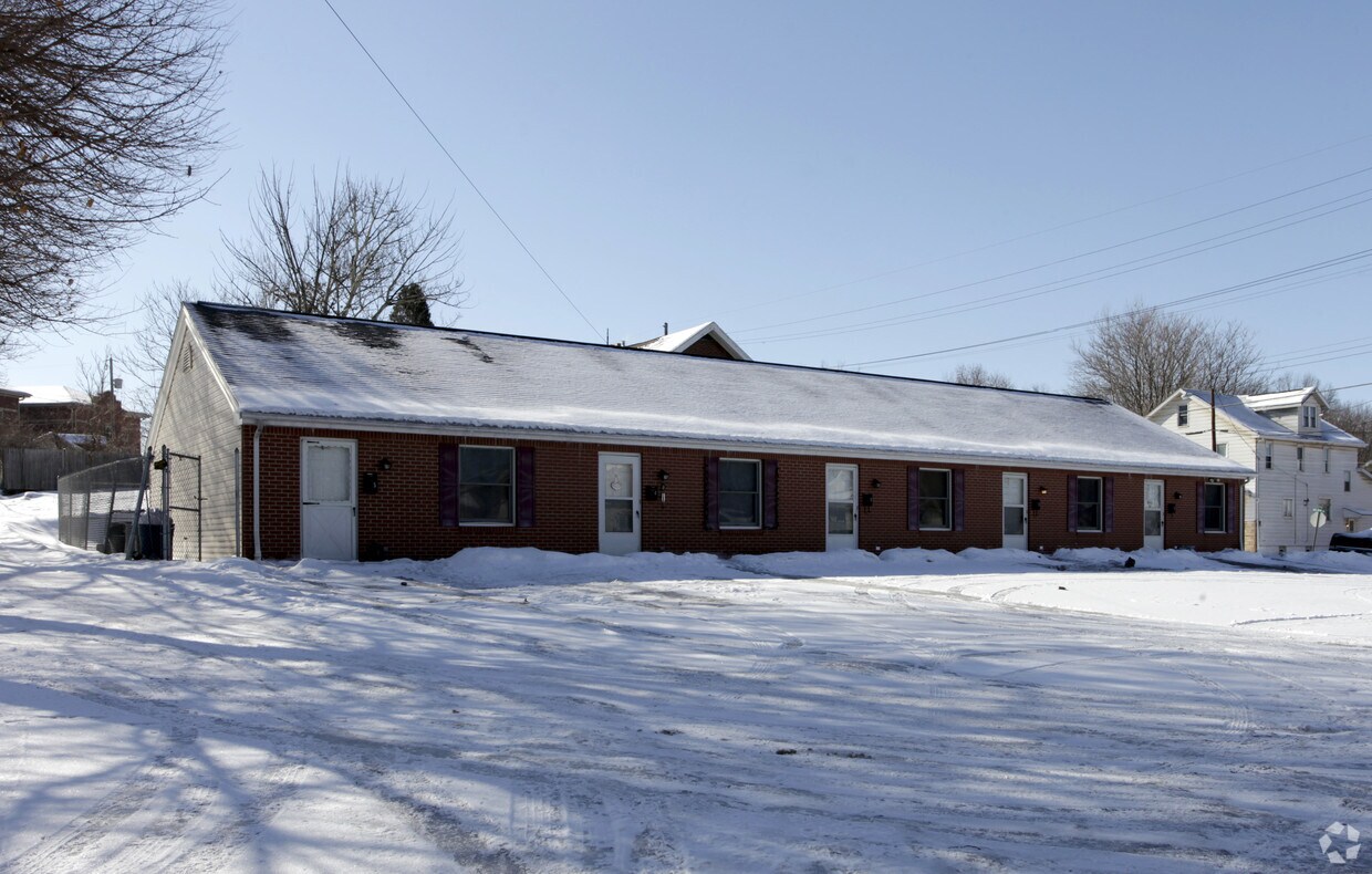 Foto principal - 524 Belden Ave NE