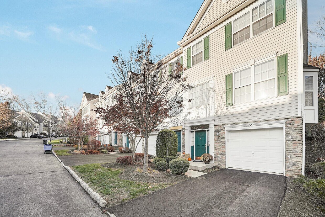 Foto principal - 55 Barr Ln
