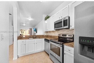 Building Photo - 1820 SW 89th Terrace