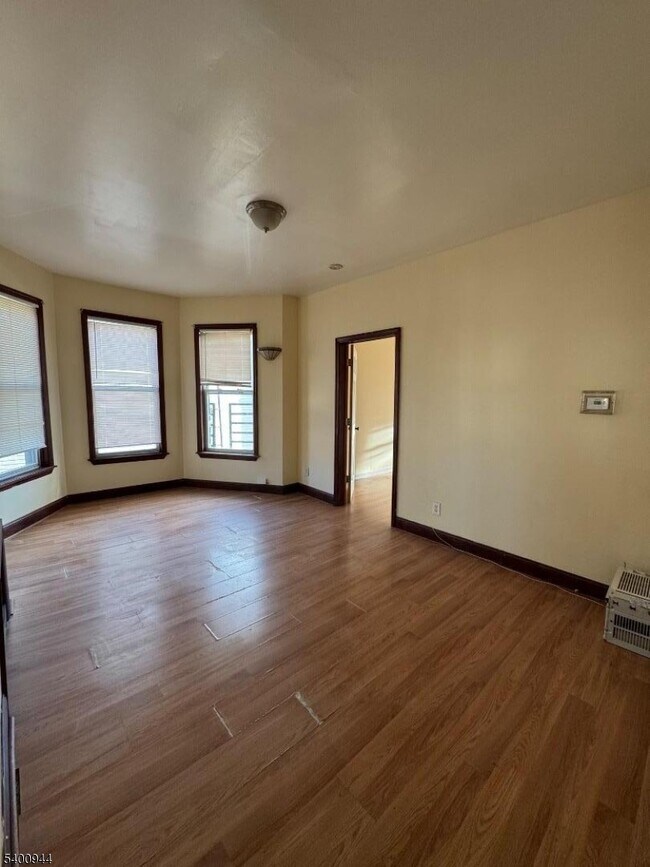 Foto del edificio - 1141 Louisa St