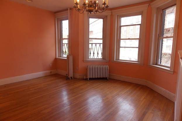 Building Photo - 65 Park Dr