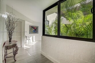 Building Photo - 276 Crandon Blvd