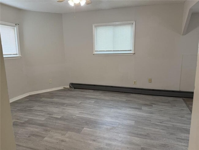 Building Photo - 159 Elm St