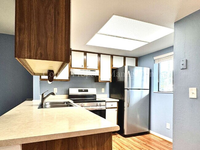 Building Photo - 2BR/2BA Condo - Great Location in Midtown ...