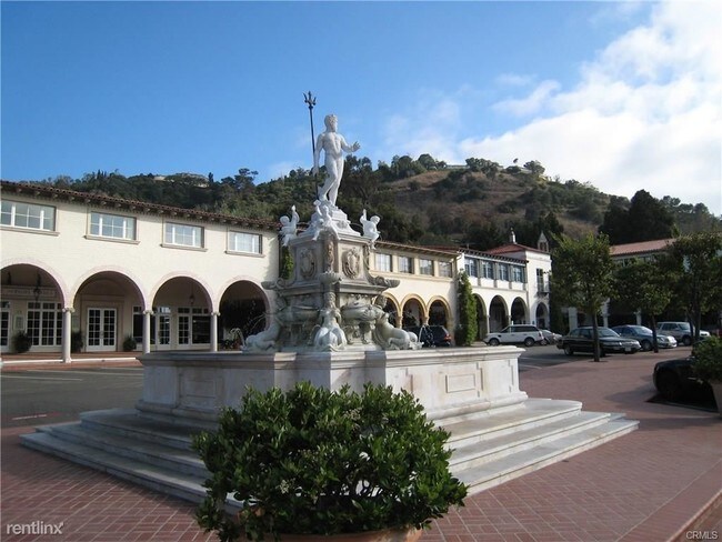 Building Photo - 3 br, 2 bath House - 300 Via Corta Apt 303