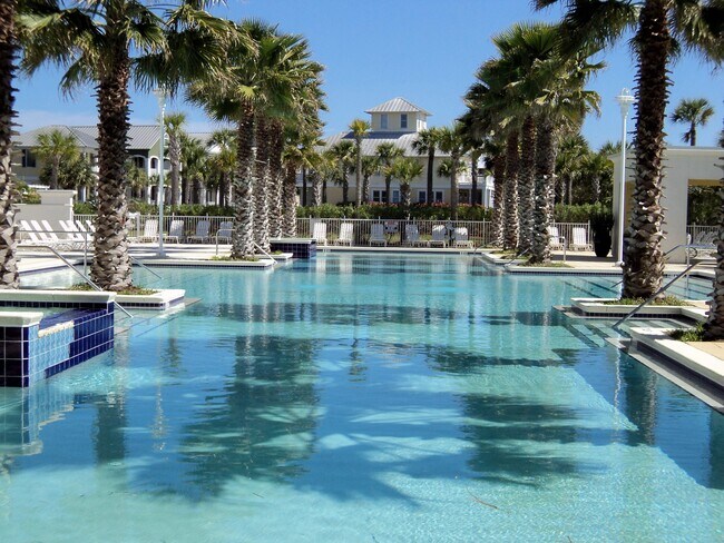 One of 4 pools - 114 Carillon Market St
